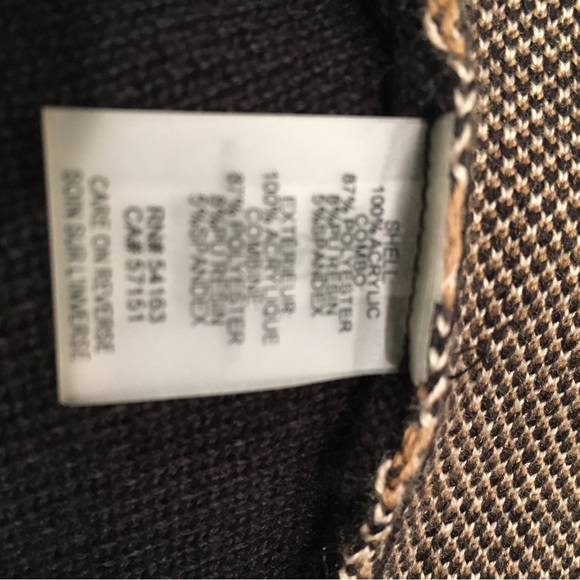 NWT high necked sleeved shawl. Multifunction. - Picture 6 of 6